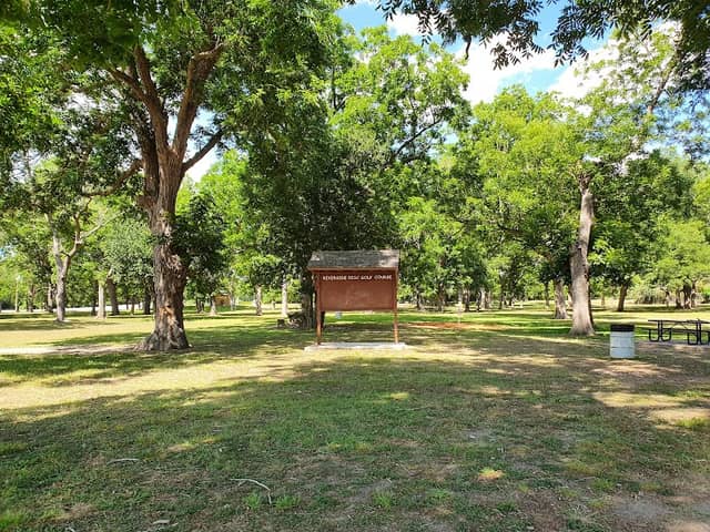 Riverside Park - Image 1