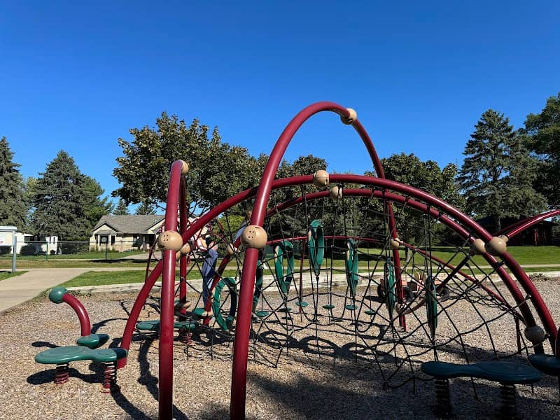 Golden Lake Park - Image 1
