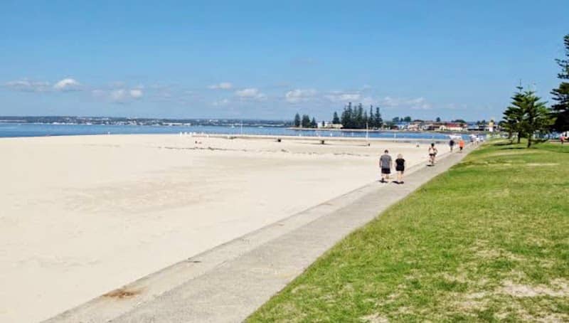 Dolls Point Beach - Image 2