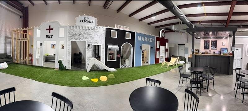 The Square Play Café - Image 1
