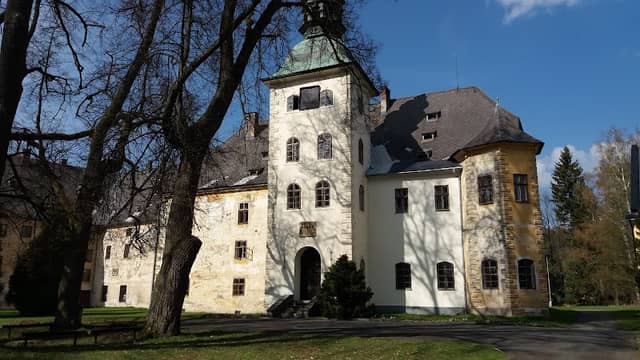 Zámek Janovice - Image 1