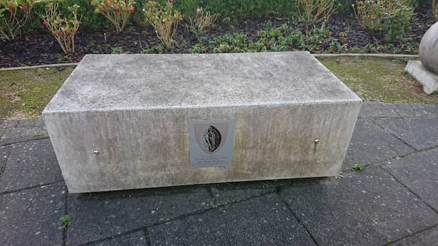 Stradey Park Memorial - Image 2
