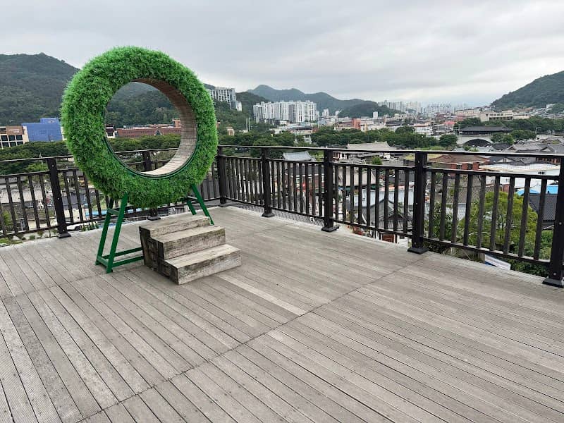 Green Circle View Point - Image 2