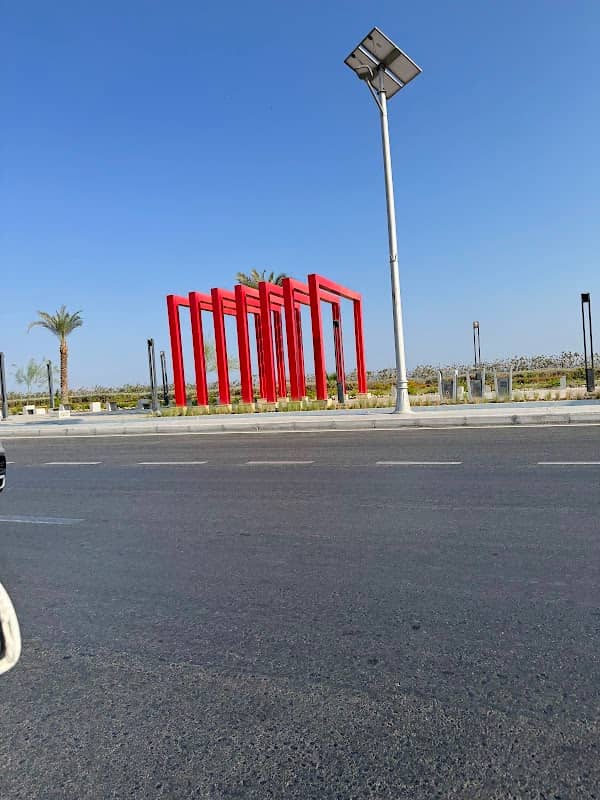 Seahorse monument - Image 2