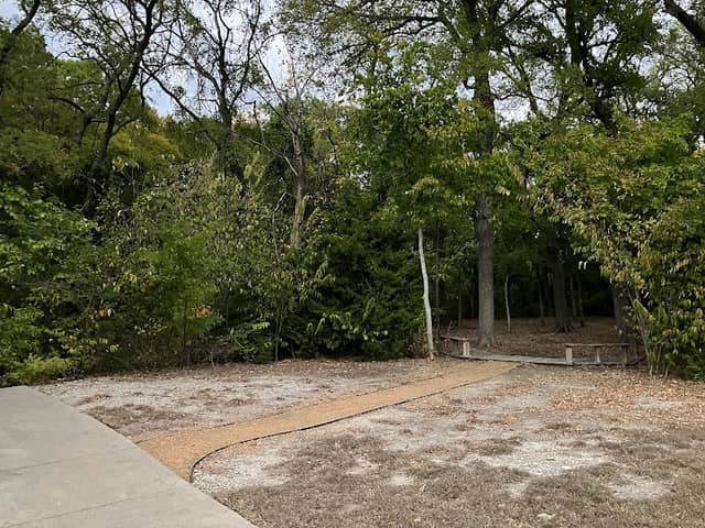 Bur Oak Trailhead (West end) - Image 2