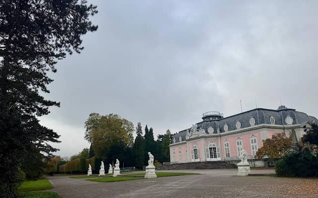 Eingang Schloss Benrath - Image 2