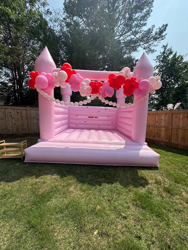 Sweet Bounce House - Image 1