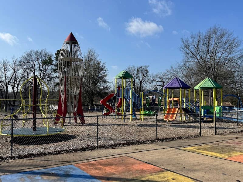 Wade Park - Image 2