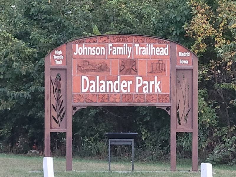 Dalander park / Johnson trailhead - Image 1