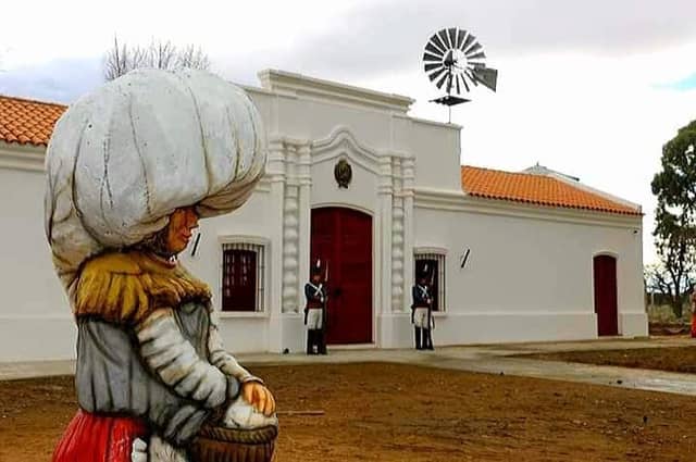 Réplica de la Casa Histórica de Tucumán - Image 1