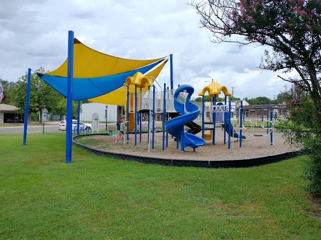 Frankston City Square Park - Image 1
