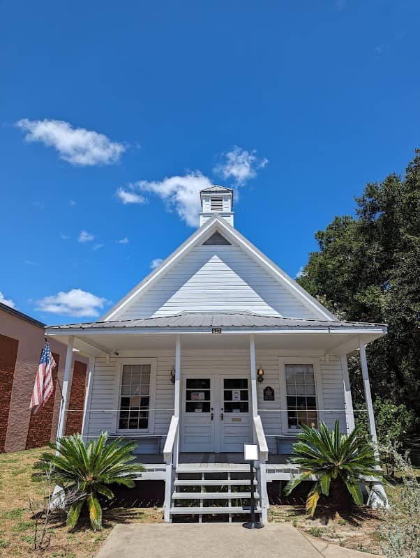 Camp Walton Schoolhouse Museum - Image 2