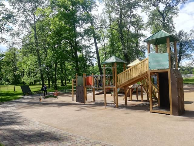 Tukums town park - Image 1