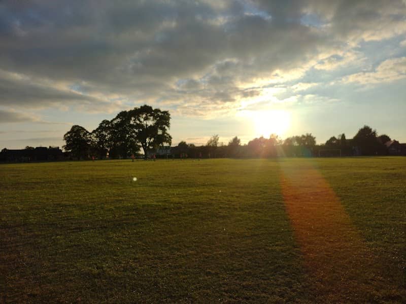 Naunton Park - Image 2