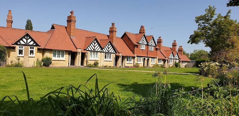 Naunton Park - Image 1