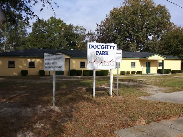 Doughty Park - Image 3