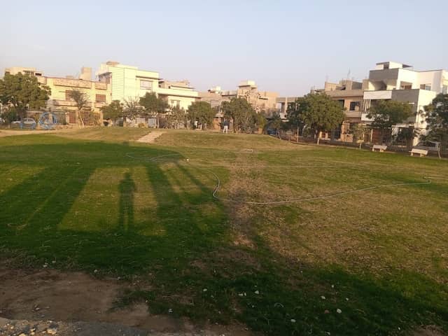Gulistan Soceity Park - Image 1