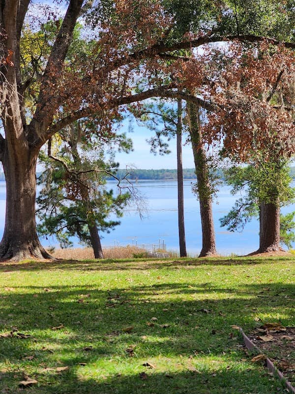 Kurth Lodge - Image 1