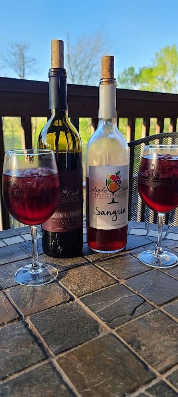 Apple Creek Vineyard & Winery - Image 2