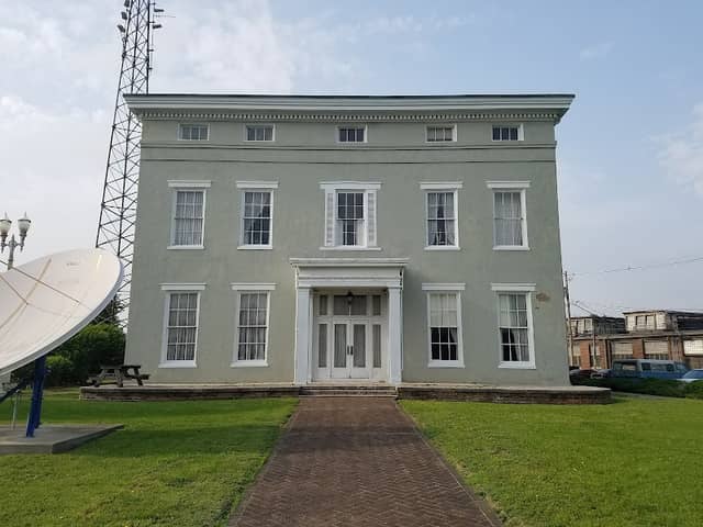 Carpenter House - Image 1