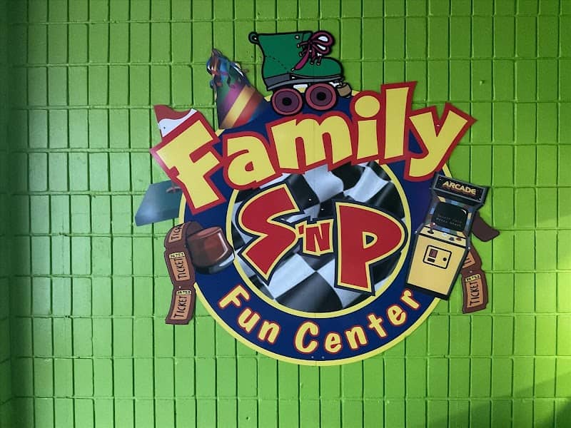 Skate and Play Family Fun Center - Image 1