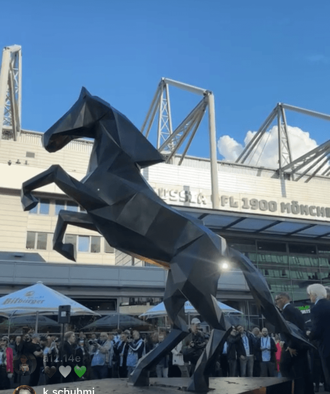 Fohlenstatue am Borussia-Park - Image 1