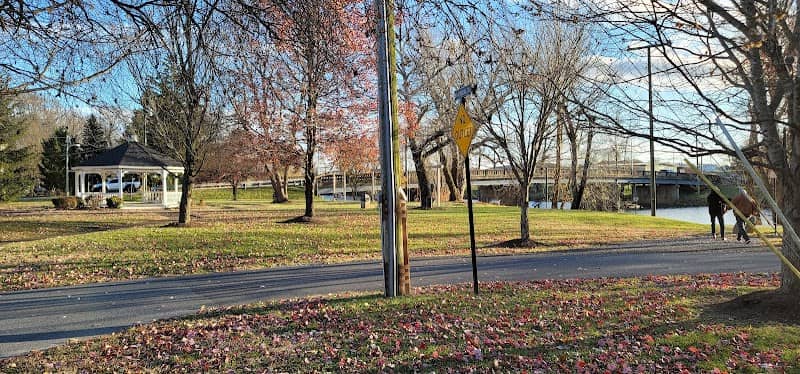 7 Bridges Park - Image 3