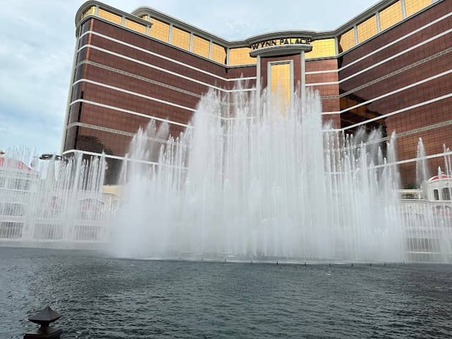 Dancing fountains - Image 2