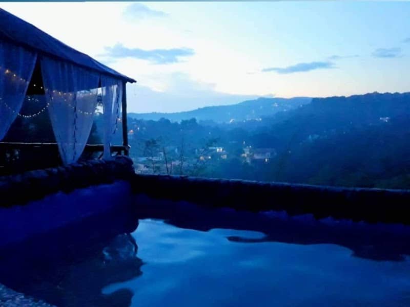 Balkunahe Overlooking Resort - Image 2