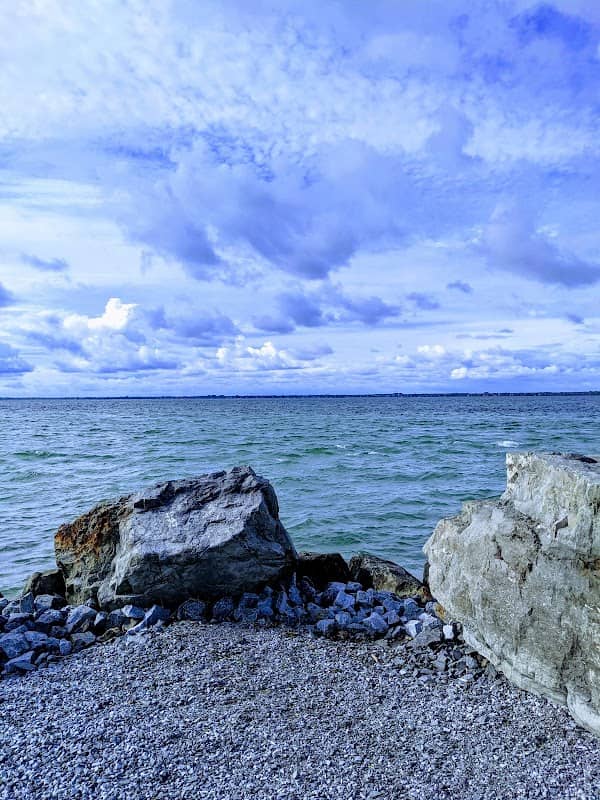 Halte du Canal - Image 1