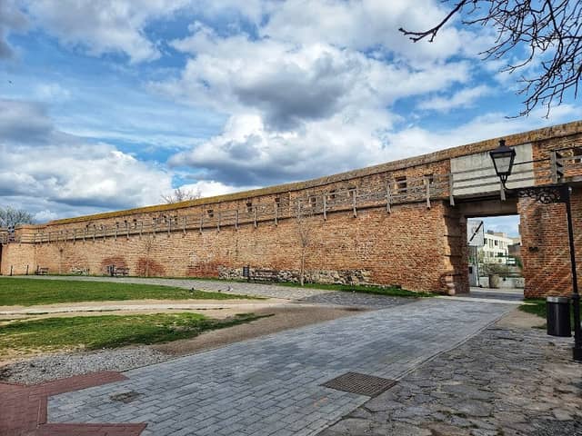 Town wall - Image 1