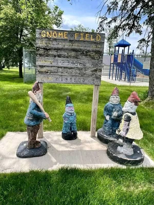 Gnome Field - Image 1