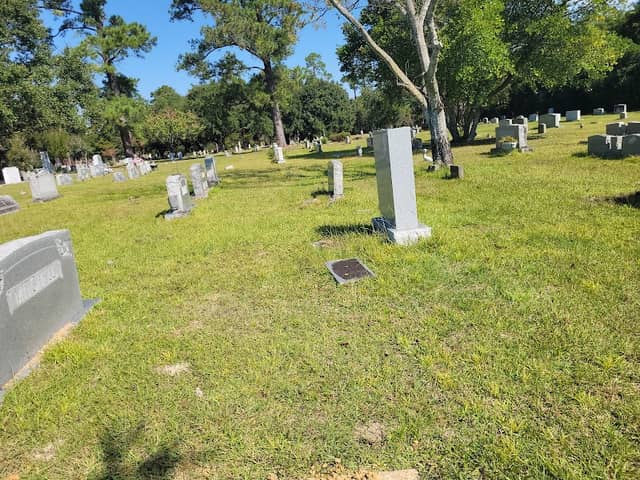 Memorial Street Park - Image 1