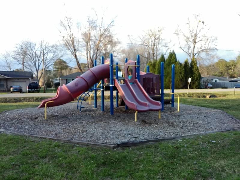 Etling Park - Image 1