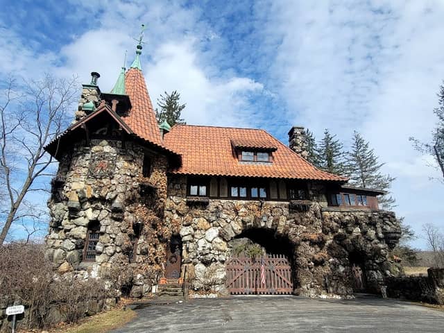 Hitchcock Estate Gatehouse - Image 1