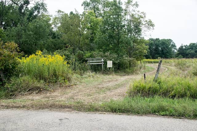Oak Bluff Savanna Nature Preserve - Image 2