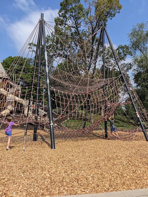 Bowen Park - Image 2