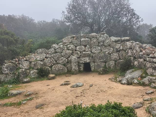Giants' grave of Sa Dom'è s'Orcu - Image 1