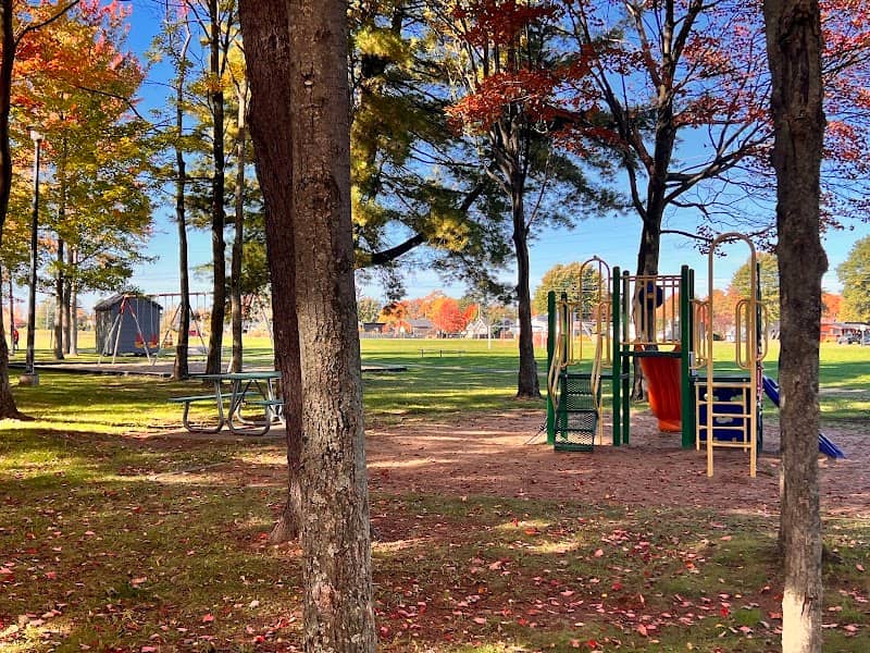 Claude-Savary Park - Image 1