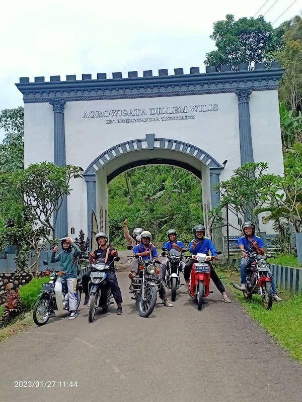 Gapura Masuk AGROWISATA DILEM WILIS - Image 1