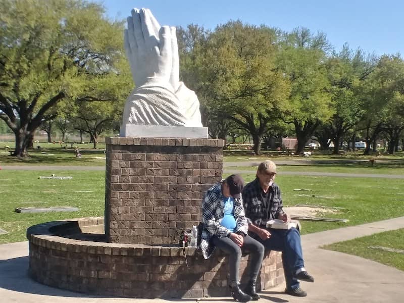 Oak Bluff Memorial Park - Image 2