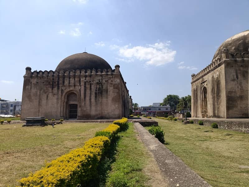 Haft Gumbad - Image 1
