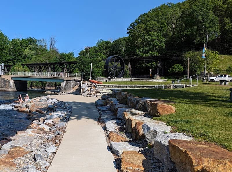 Franklin Savings Bank Amphitheater - Image 1