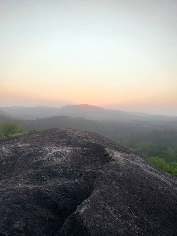 മയിലാടും പാറ - Image 1