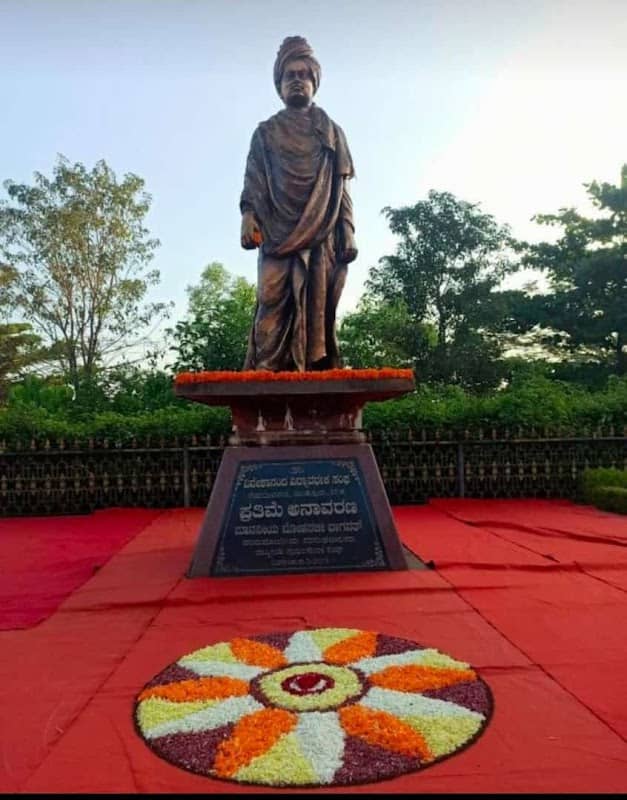 Vivekananda Statue - Image 1