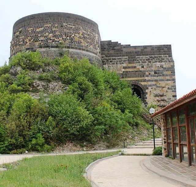 Harun Reşit Kalesi - Image 1