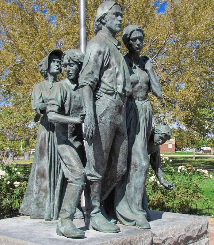 Founding Families Statue - Image 2