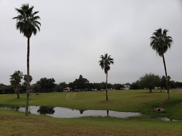 Los Nogales Park - Image 1