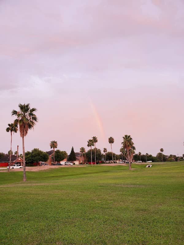 Los Nogales Park - Image 2