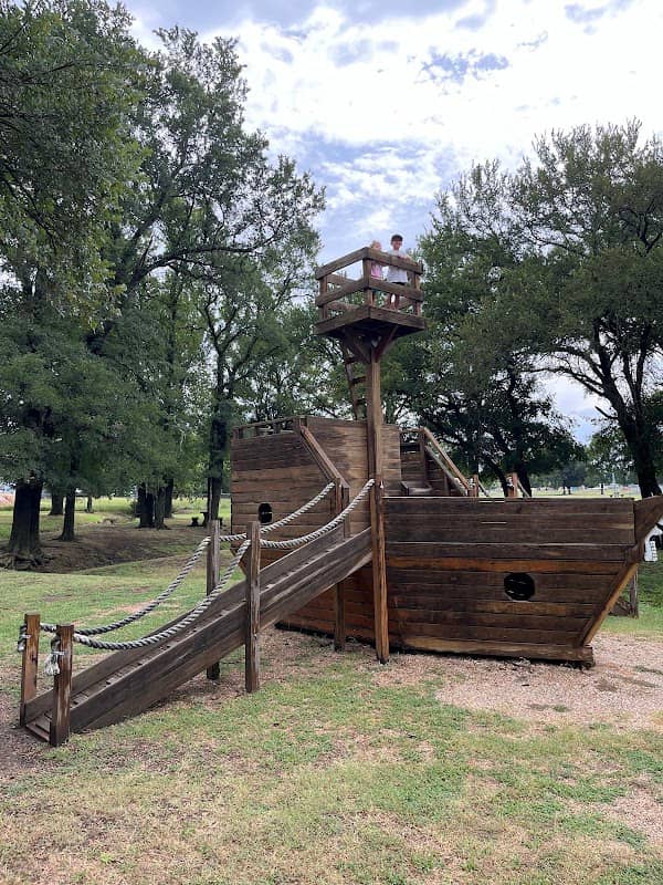 RAY FINE PARK - Image 2